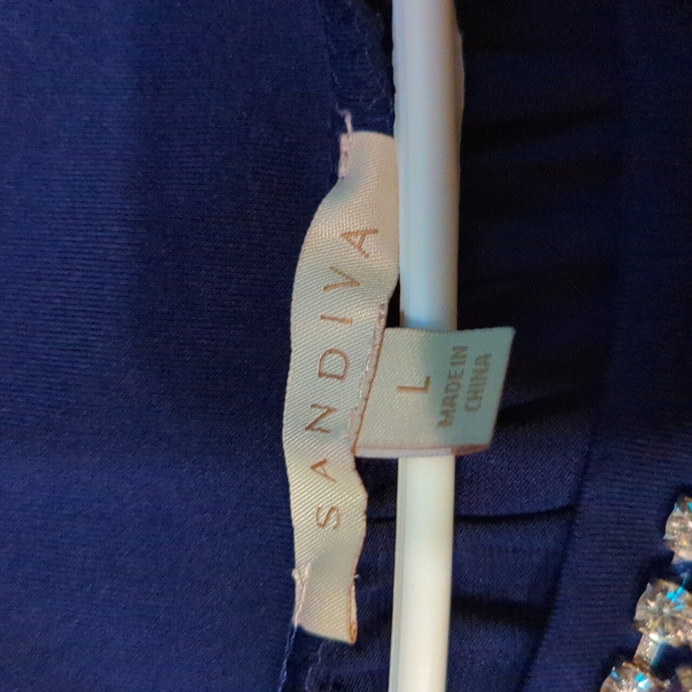 Dress - Picture 3 of 3